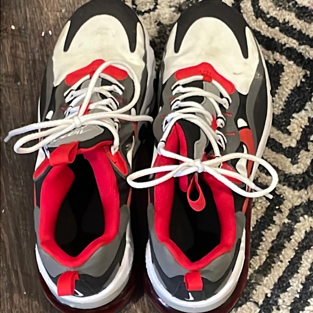 Nike tennis women’s size 7
